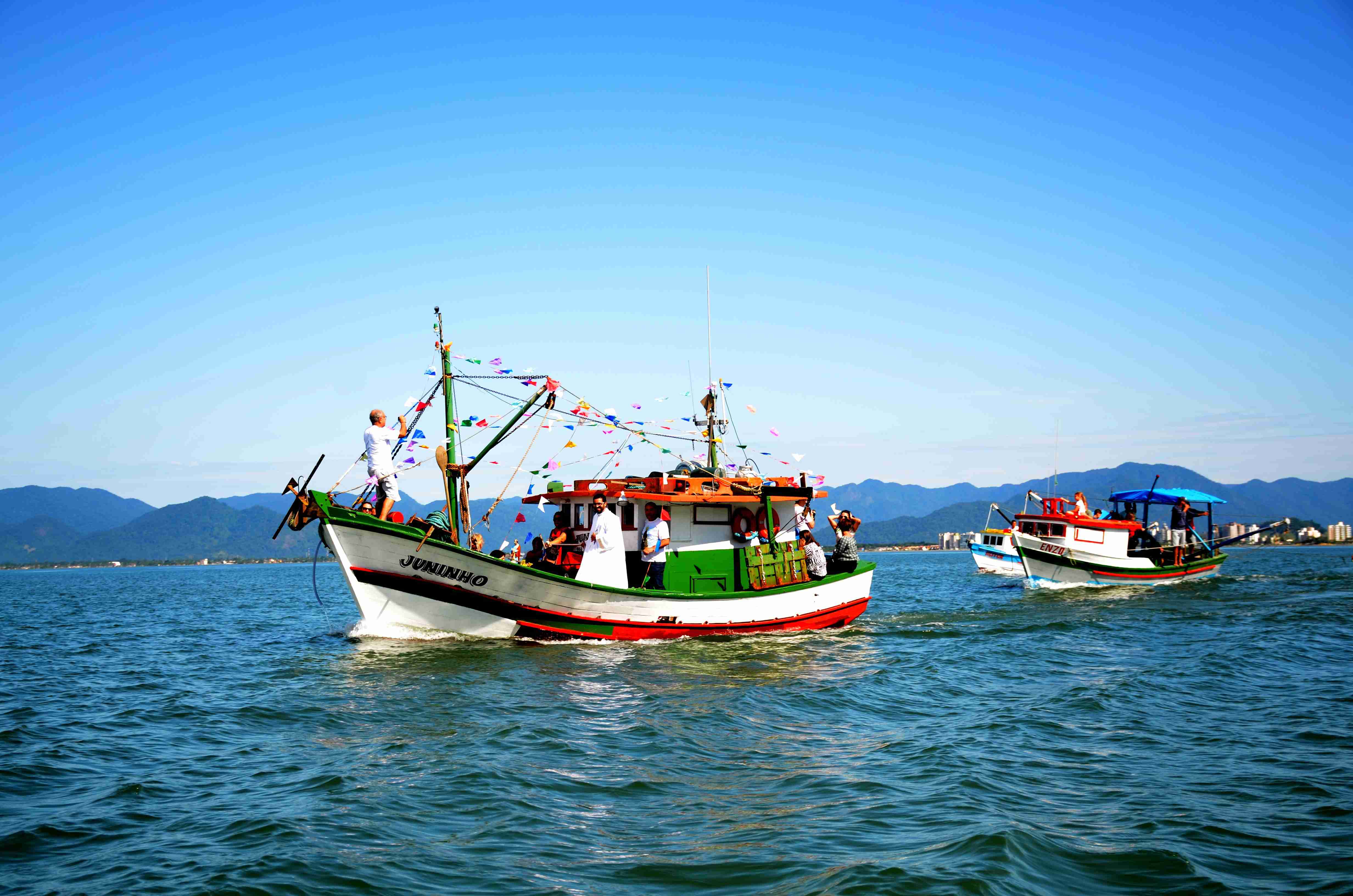 Fim do Defeso do Camarão tem Cerimônia “Barcos ao Mar” em Caraguatatuba 