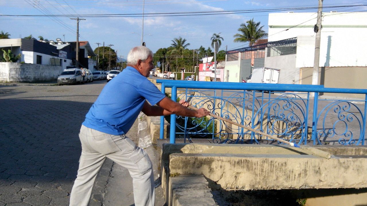 Canais da cidade recebem serviços de limpeza e pintura (Fotos: Marcia de Paula/PMC)