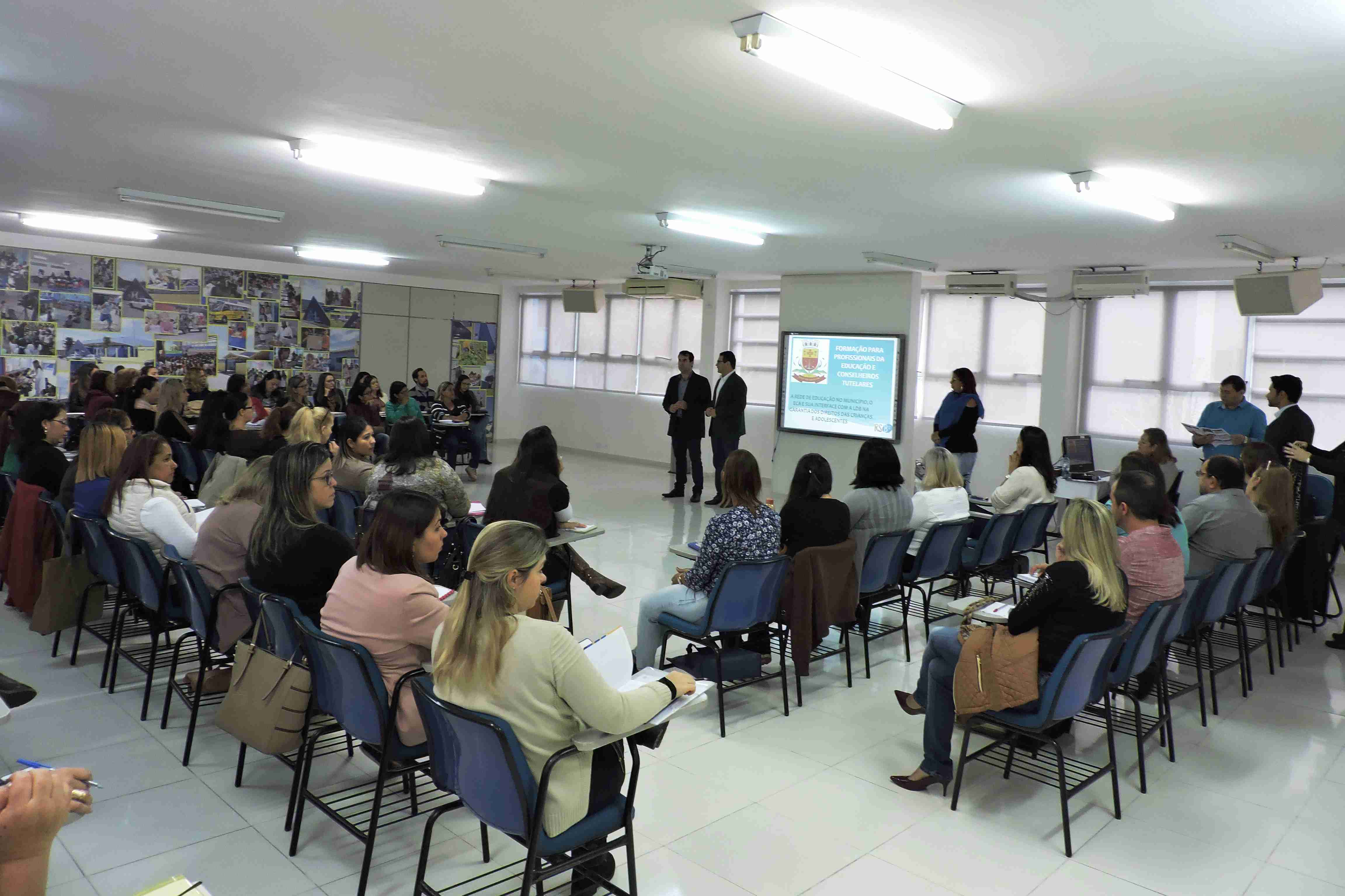 Prefeitura de Caraguatatuba e CMDCA capacitam rede de atendimento à criança e ao adolescente