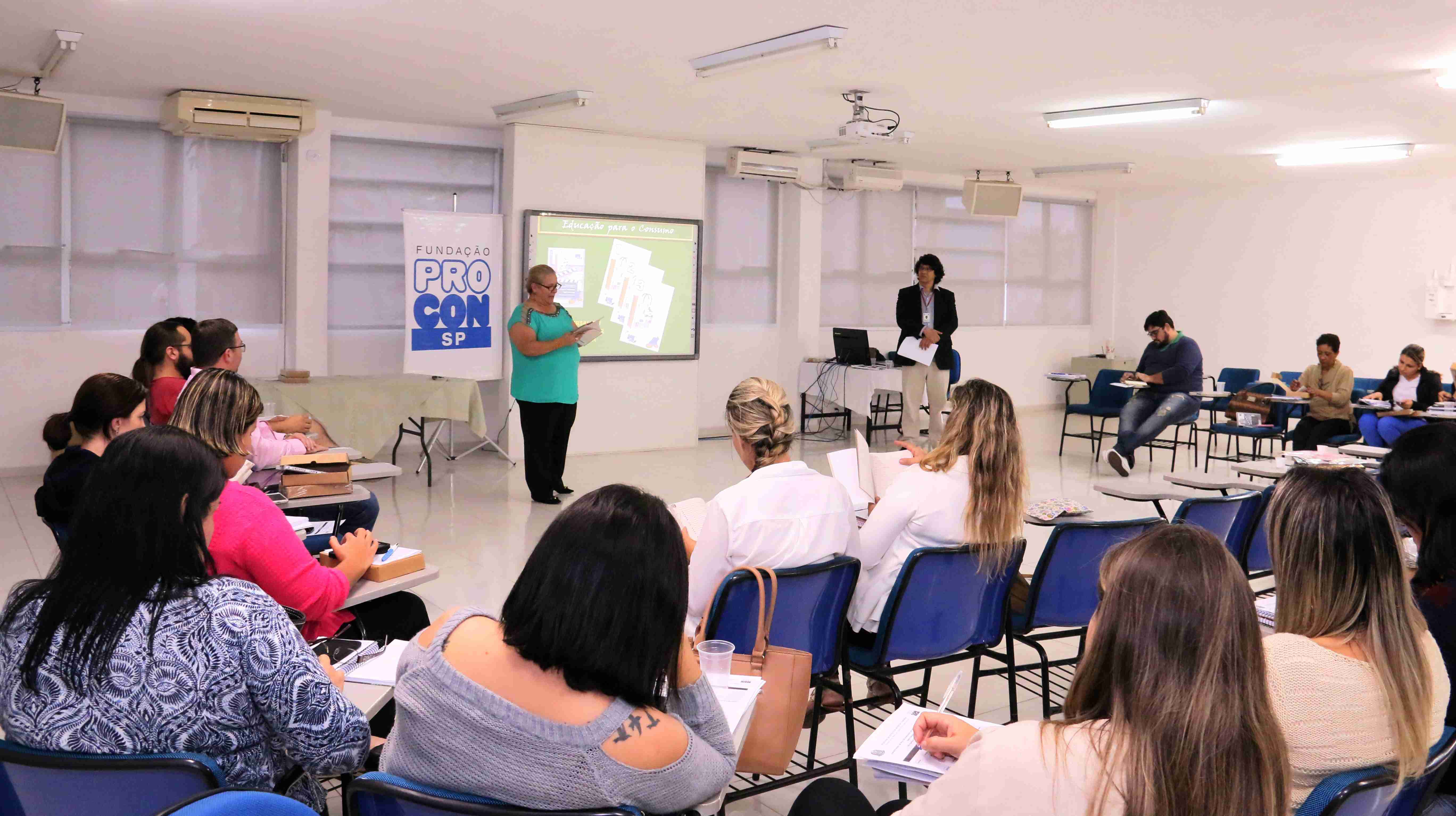 Rede Municipal de Ensino adota Projeto Saber Consumir nas aulas de Empreendedorismo