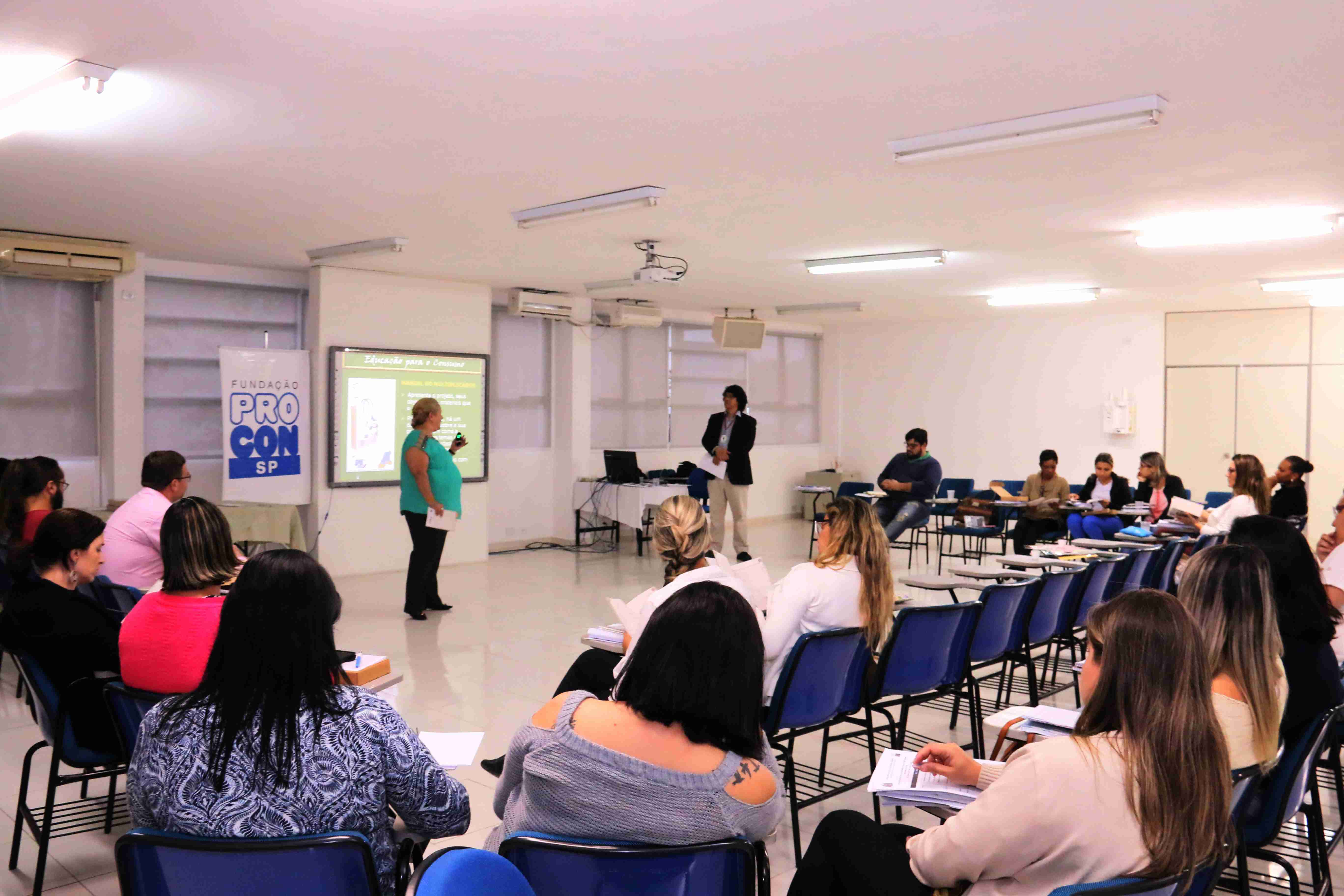 Rede Municipal de Ensino adota Projeto Saber Consumir nas aulas de Empreendedorismo