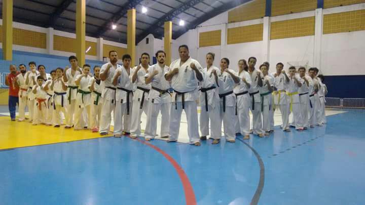 Karatecas de Caraguatatuba disputam torneio internacional no Rio Grande do Sul