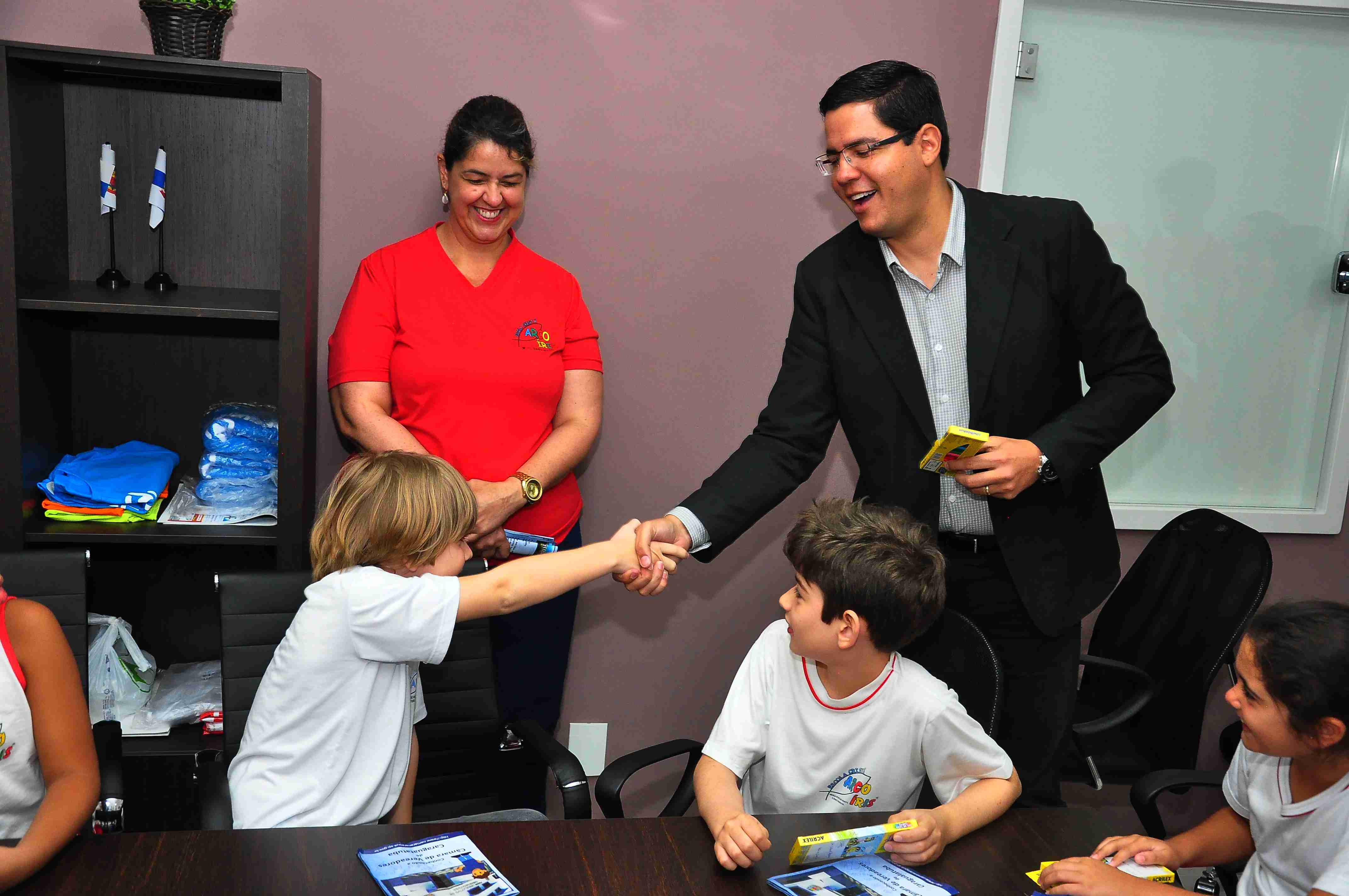 Prefeito recebe visita e é sabatinado por alunos de 7 e 8 anos