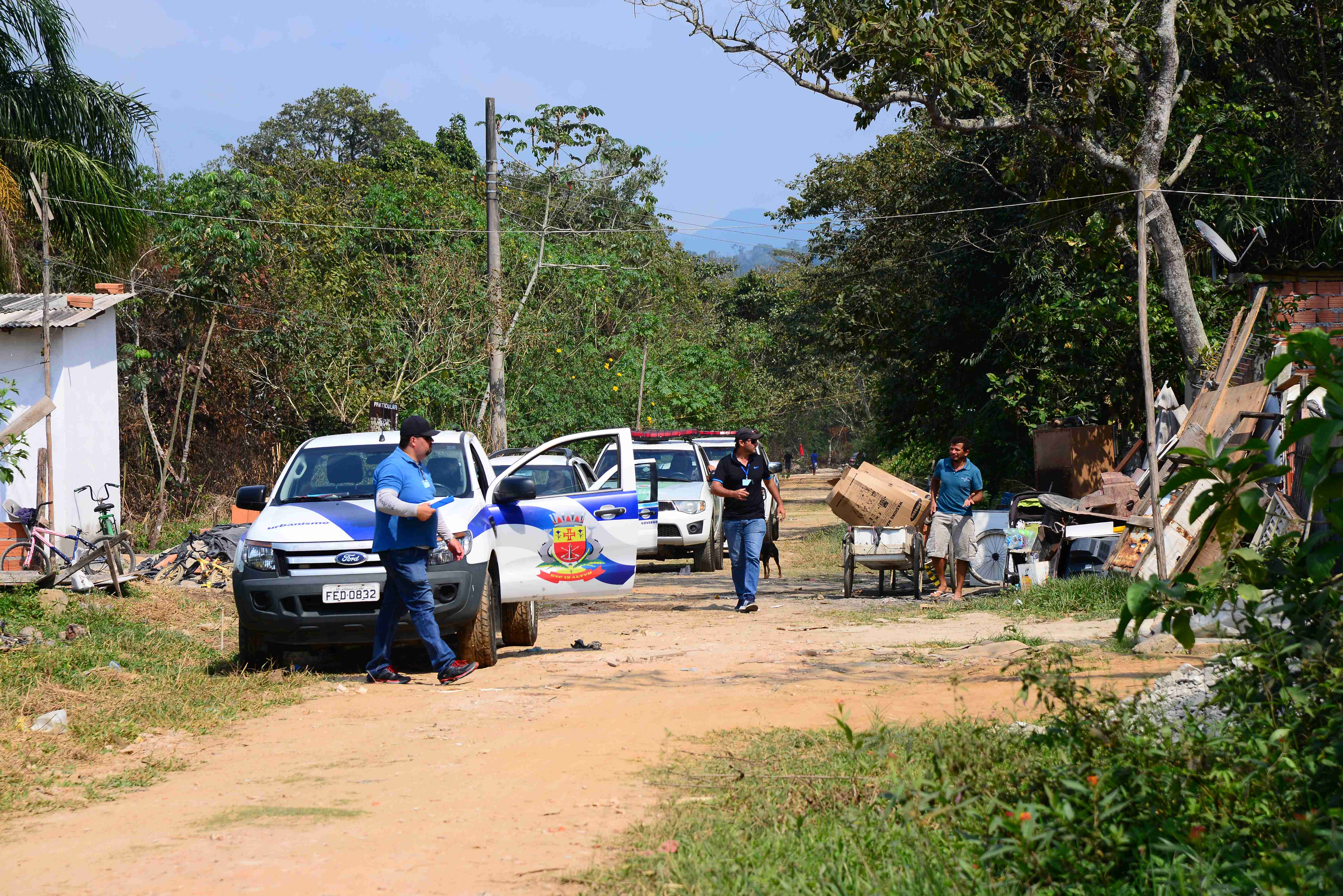 Força Tarefa fiscaliza áreas no bairro Golfinhos 