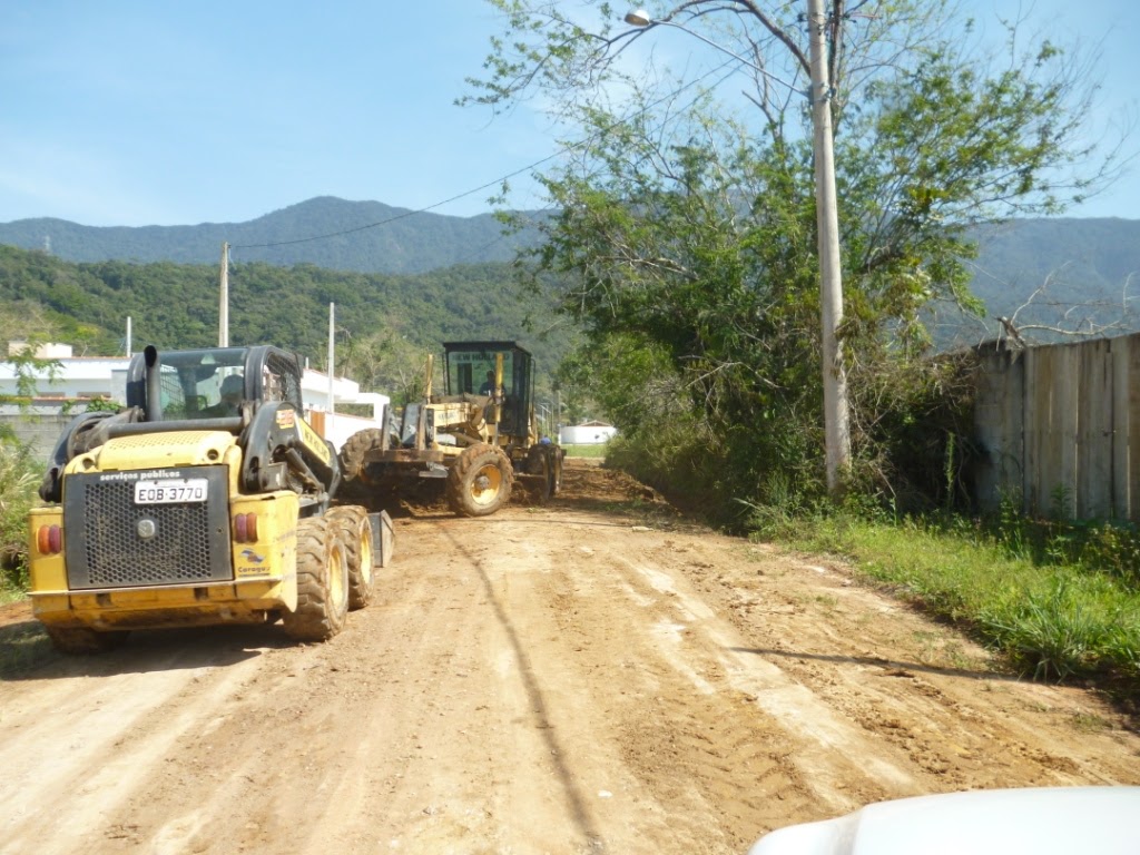 Megaoperação de drenagem de valas está no bairro do Getuba