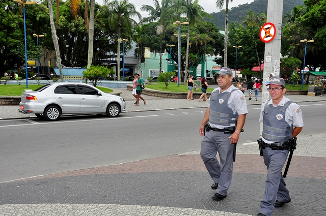 Policiais da Atividade Delegada prendem oito procurados, recolhem 34 veículos e expedem 143 autos de infração em setembro