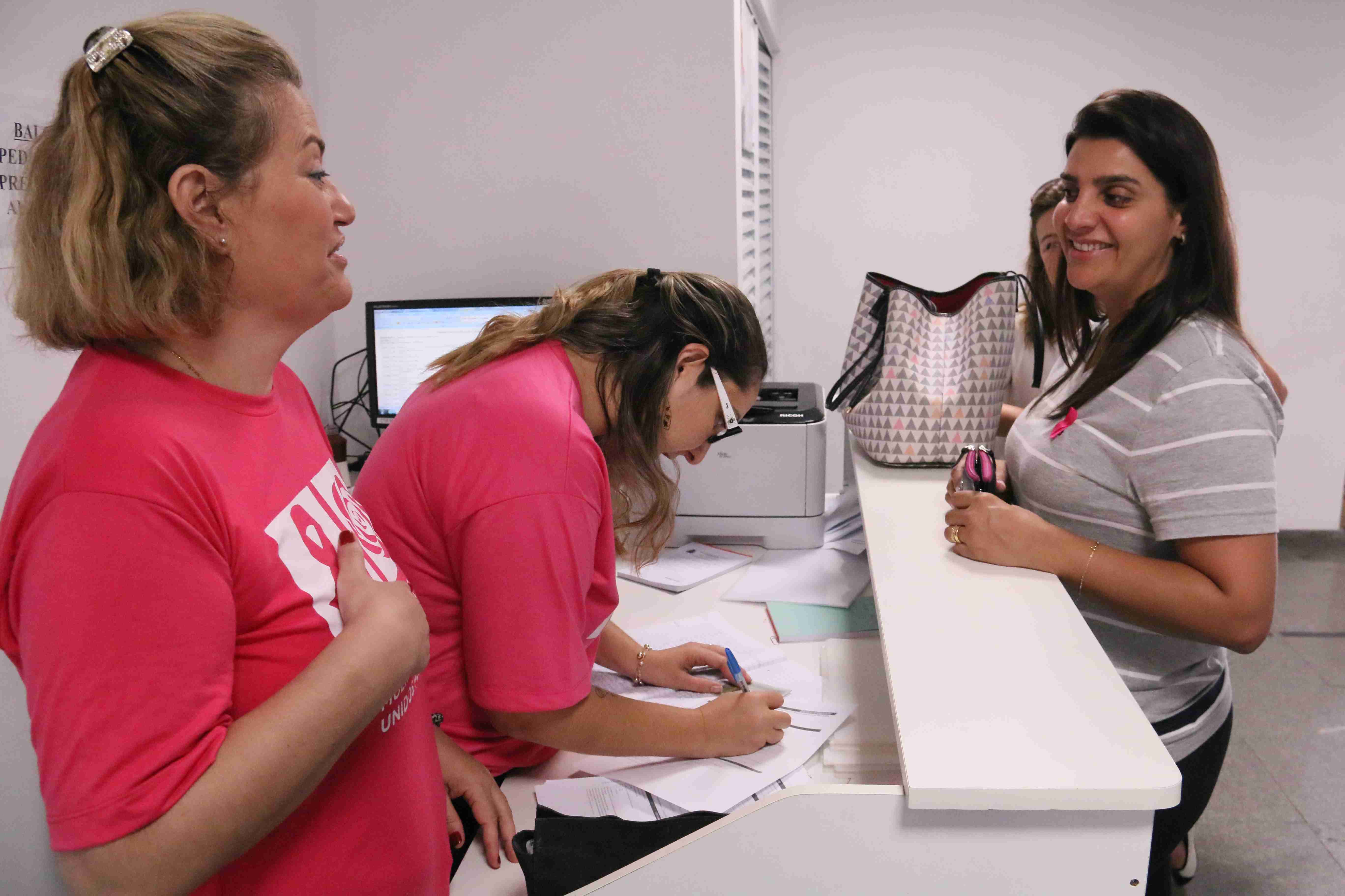Outubro Rosa: Prefeitura de Caraguatatuba continua com mutirão de mamografia