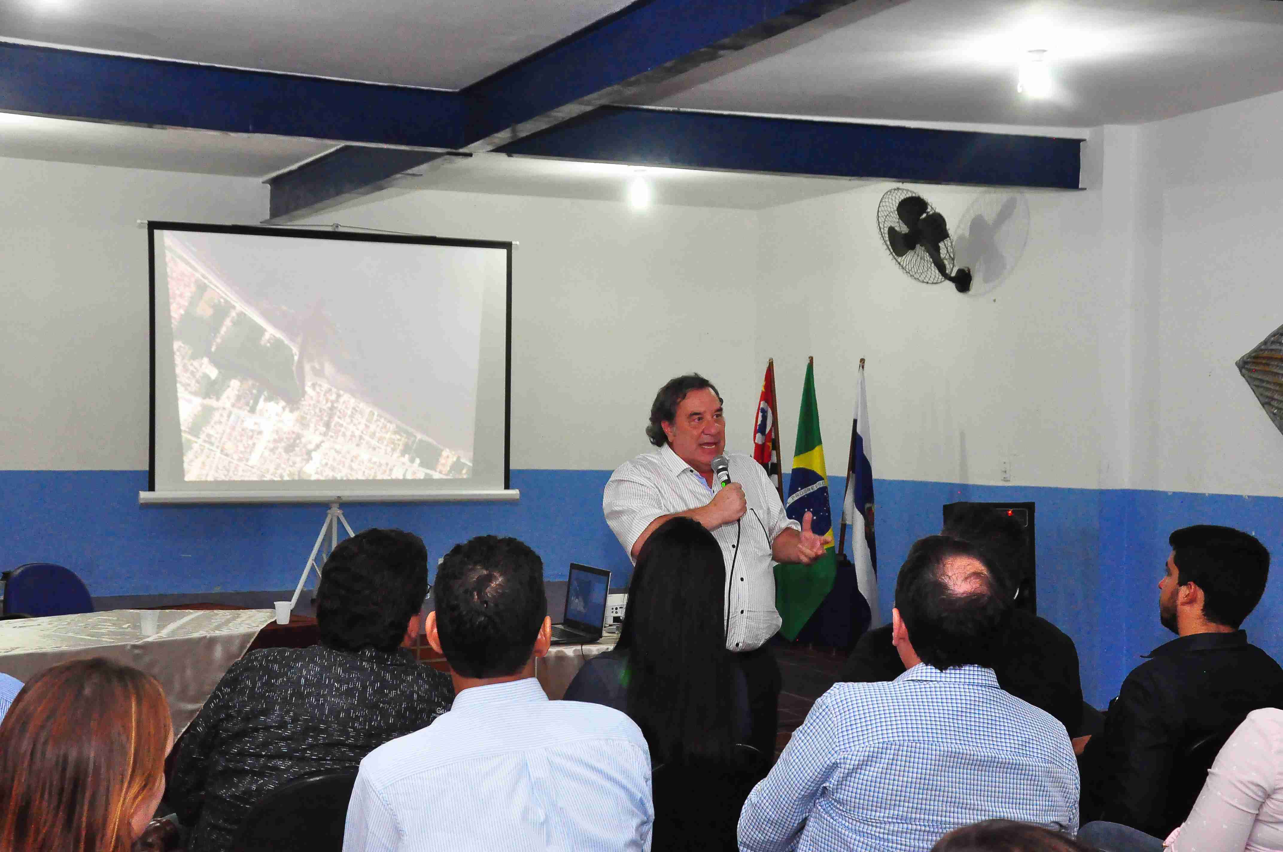 Prefeitura apresenta início de estudos para revitalização do Rio Juqueriquerê (Fotos: Luís Gava/PMC)