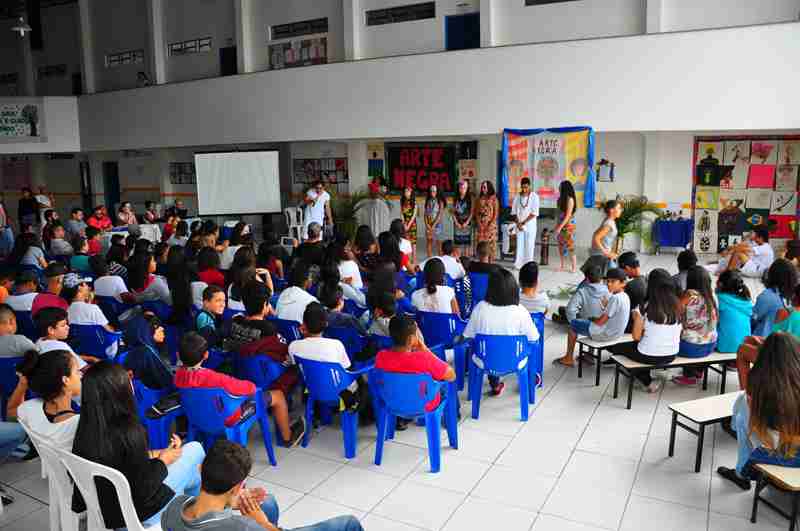 Reflexões sobre a cultura negra movimentam escolas do  Perequê-Mirim e Estrela D'Alva