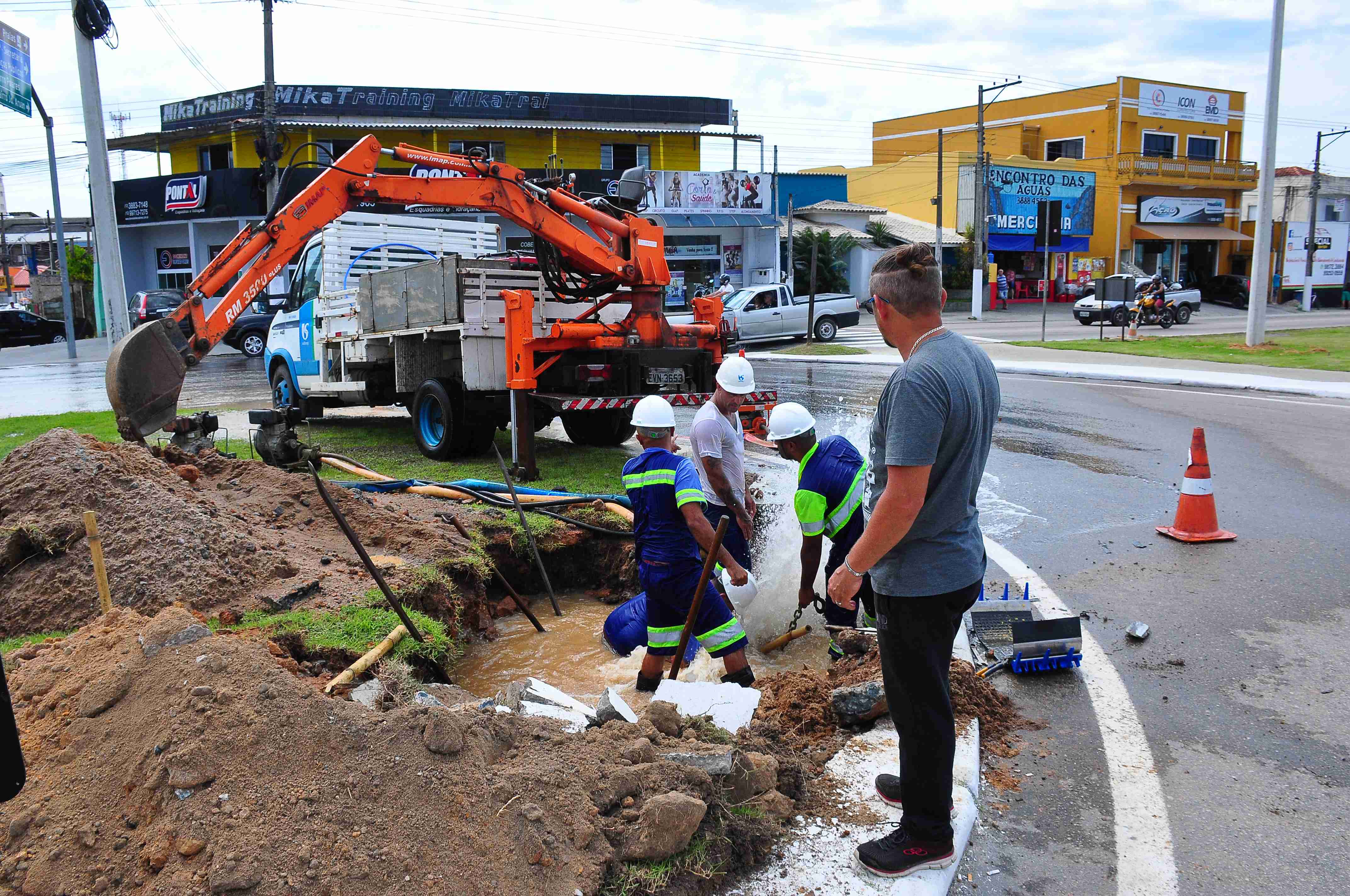 Caraguatatuba inicia intervenção no trevo do Poiares e duplica ponte do Getuba para desafogar trânsito (Fotos: Cláudio Gomes/PMC)