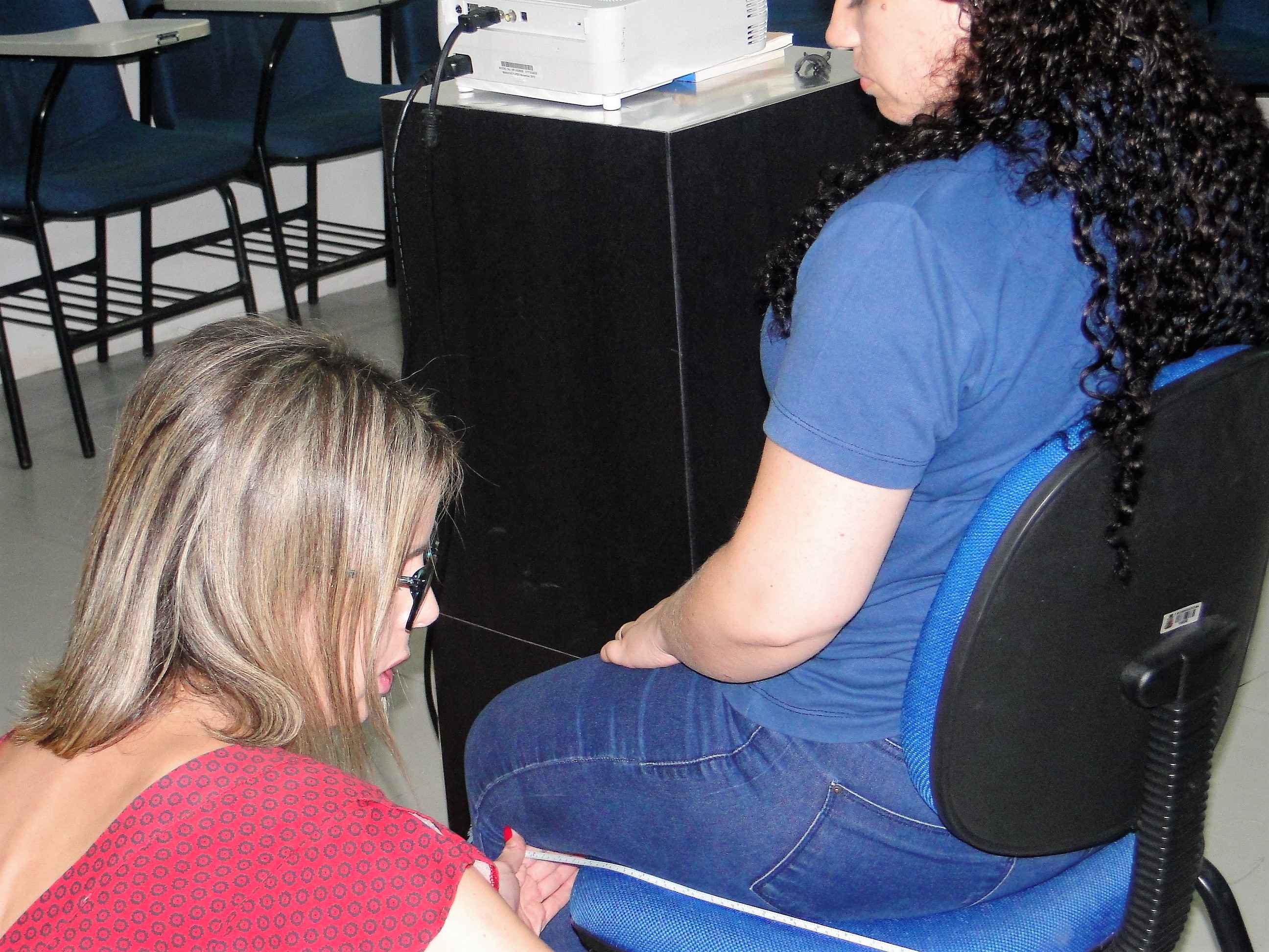 Terapeutas Ocupacionais de Caraguatatuba participam de curso sobre prescrição de cadeiras de rodas