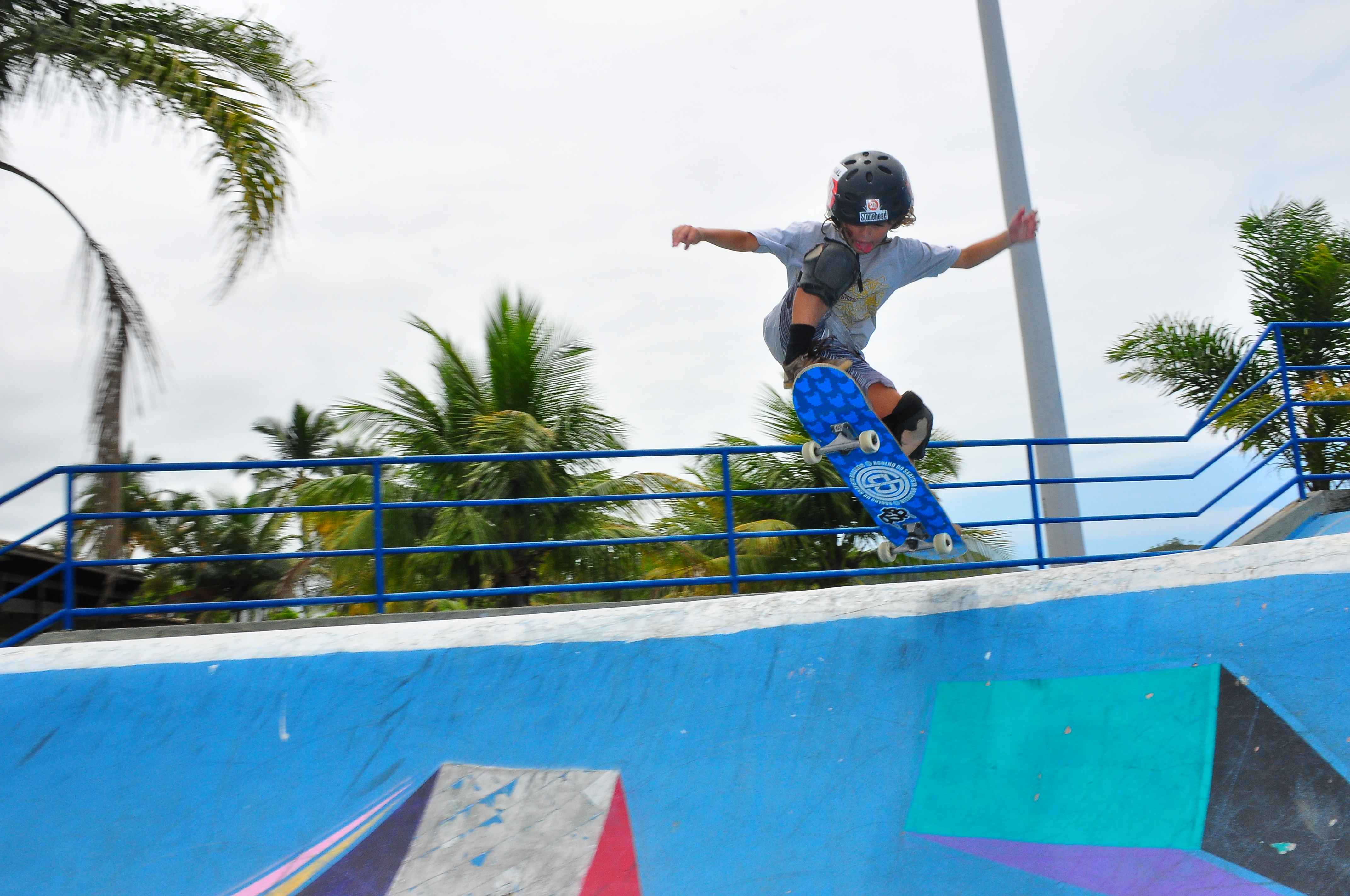 Representantes de Caraguatatuba dominam Torneio de Skate no projeto “Reviver de Verão” (Fotos: Cláudio Gomes/PMC)