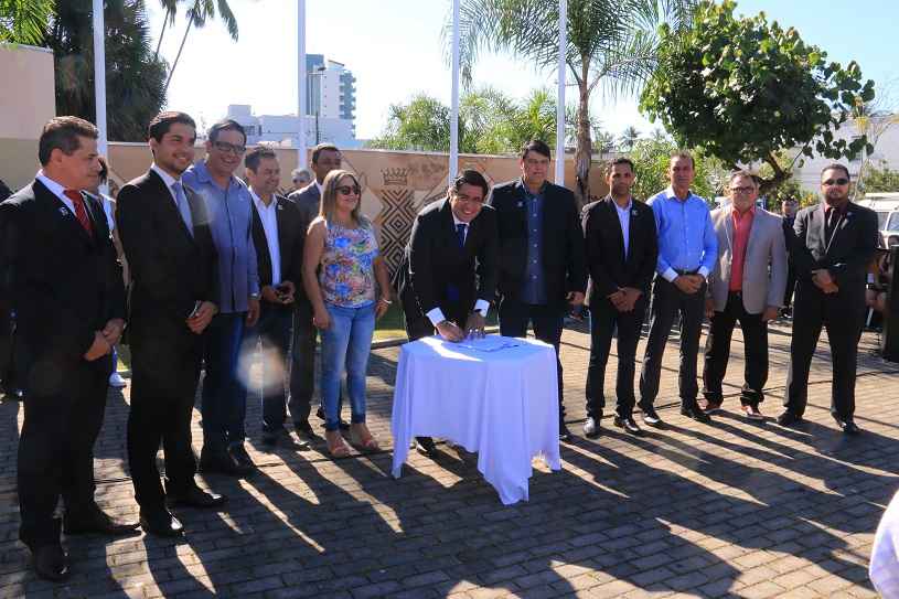 Novo Plano Diretor é sancionado em cerimônia de comemoração do aniversário da cidade, na Praça do Caiçara (Foto: Luis Gava/PMC)