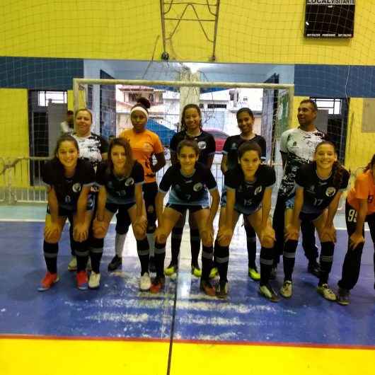 Equipe de Futsal feminina de Caraguatatuba goleia Ilhabela e garante vaga importante em competição