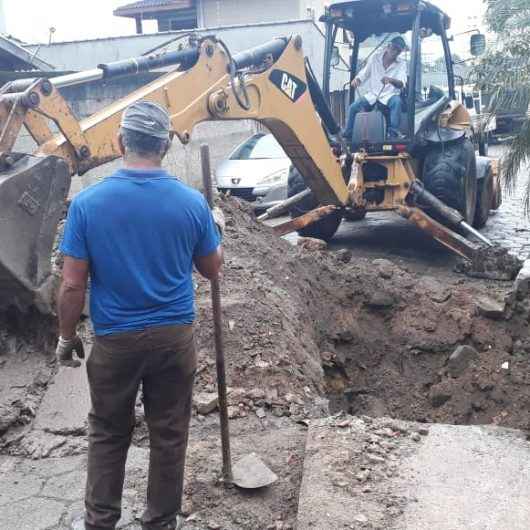 Sesep realiza manutenção em tubulação de sistema de drenagem no bairro Sumaré