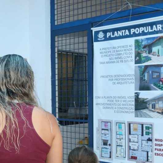 Prefeitura de Caraguatatuba leva Urbanismo Itinerante para atendimento no Centro