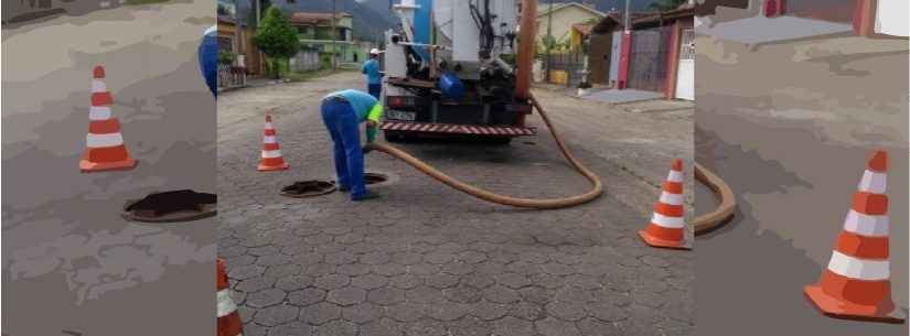 Prefeitura de Caraguatatuba e Sabesp fazem manutenção em rua do