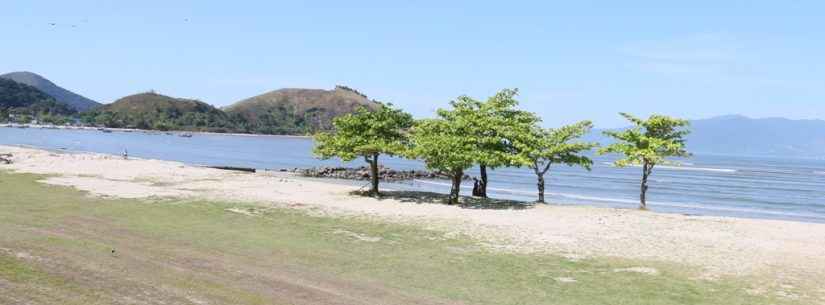 Prefeitura de Caraguatatuba e Sabesp fazem parceria para limpar Praia do Centro