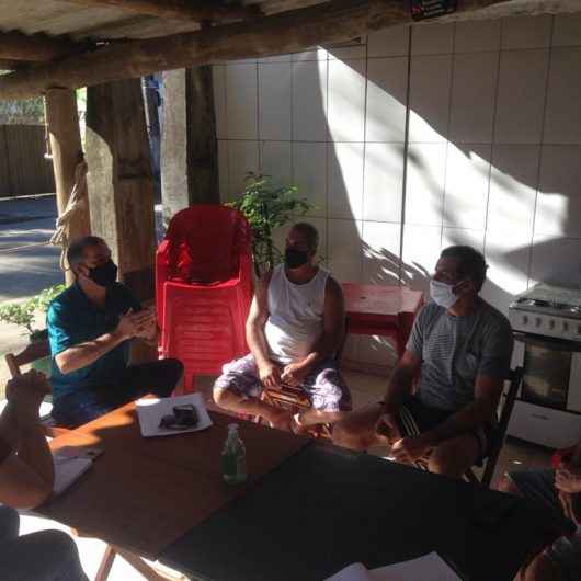 Prefeitura de Caraguatatuba se reúne com pescadores da Tabatinga para implantação de rancho de pesca