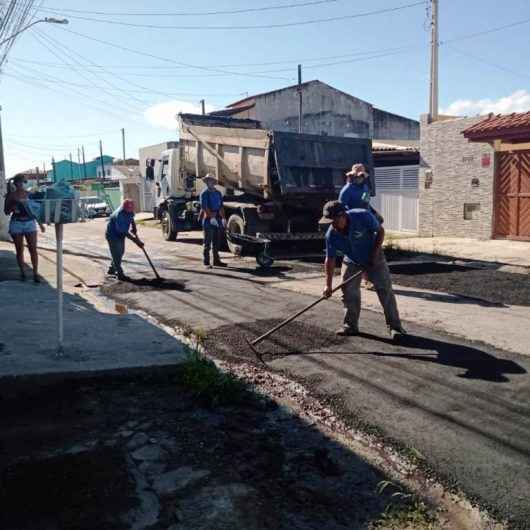 Prefeitura de Caraguatatuba realiza operação ‘Tapa Buracos’ na região sul da cidade