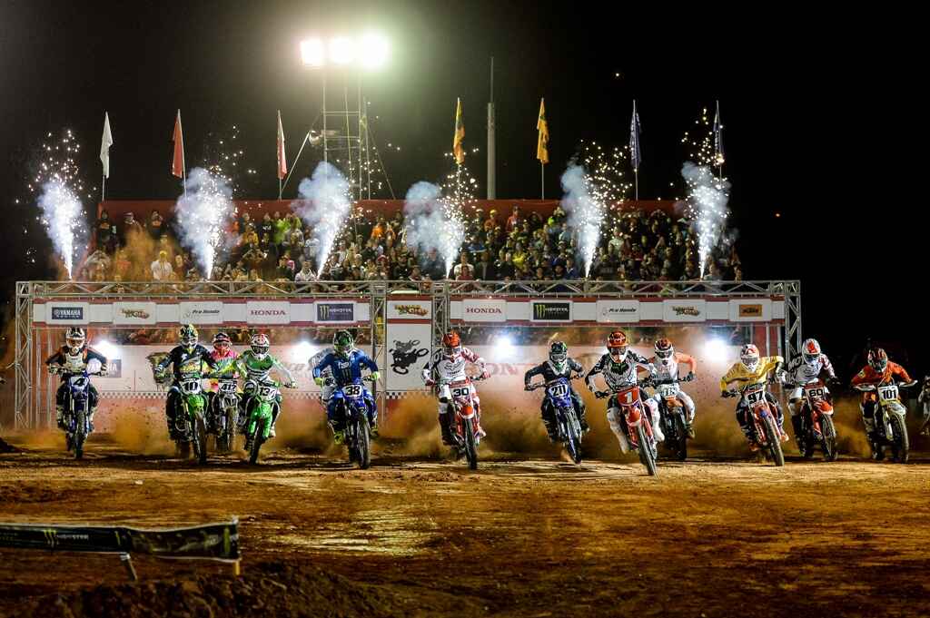 Brasileiro de Motocross AO VIVO, corridas do domingo - Show Radical