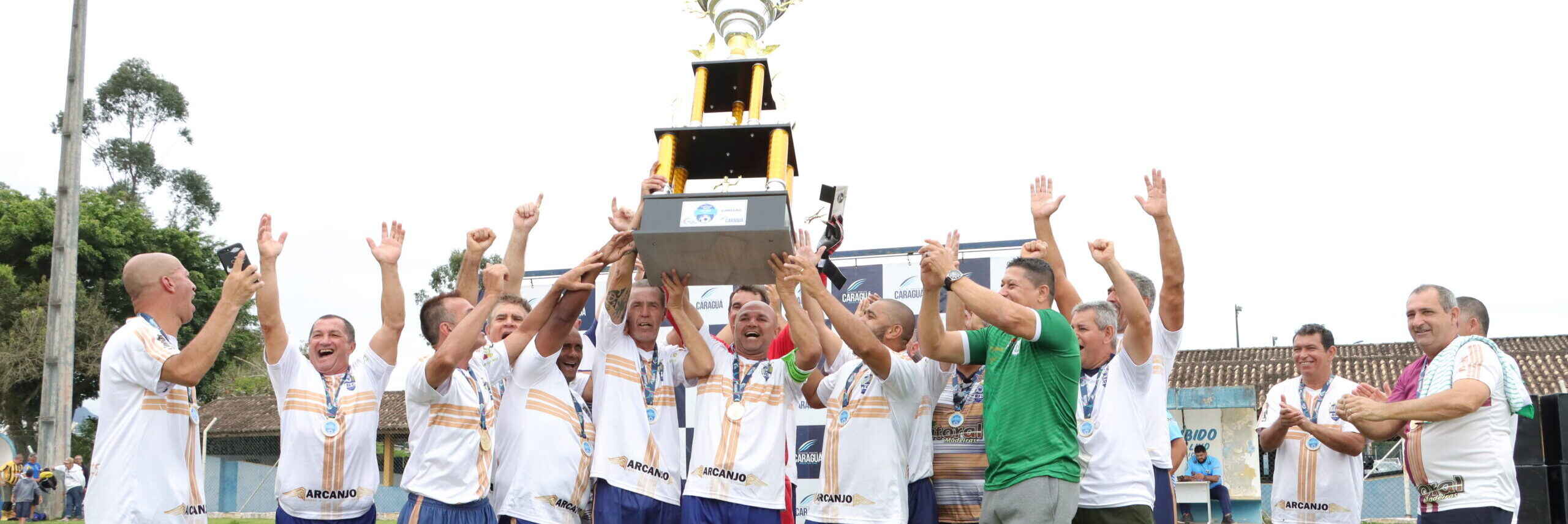 Torneio de Aniversário de Futebol de Campo: Equipes conquistam últimas  vagas das Oitavas de Final – Prefeitura de Caraguatatuba