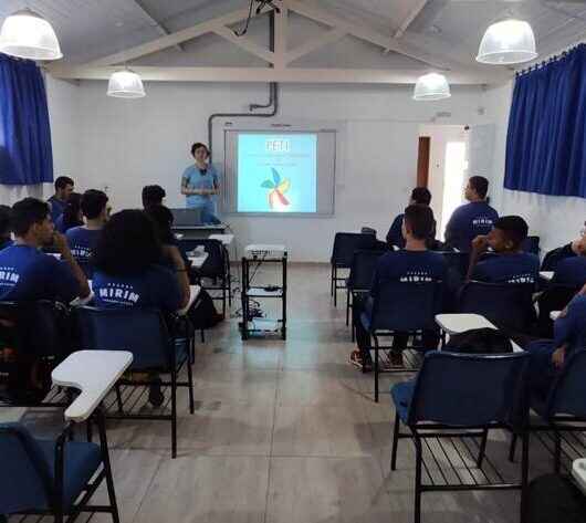 Social de Caraguatatuba promove palestra sobre trabalho infantil para alunos da Guarda Mirim