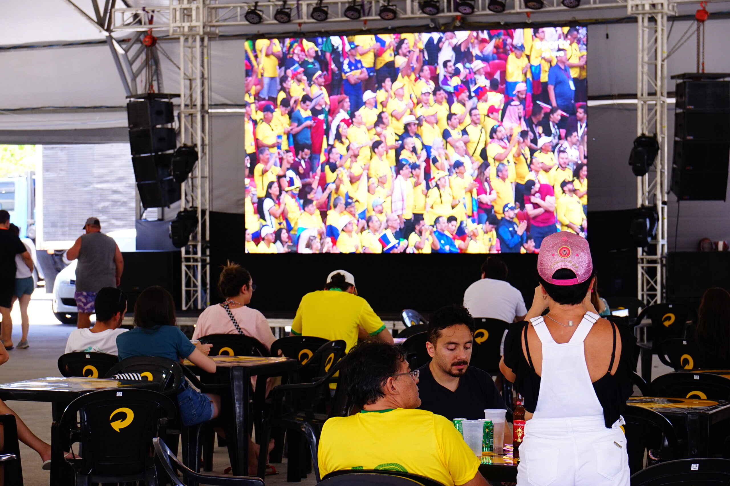 Centro contará com telão para exibição do jogo da Copa nesta sexta