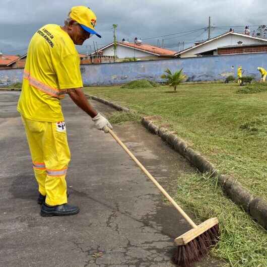 Prefeitura de Caraguatatuba continua com ações de limpeza e conservação por toda a cidade