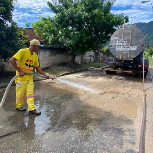 Trabalho de entrega de doações e manutenção nos bairros continua em Caraguatatuba