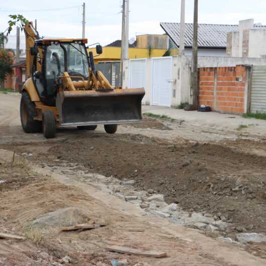 Prefeitura investe mais de R$ 19 milhões no Golfinhos com construção de escola, pavimentação, drenagem e iluminação