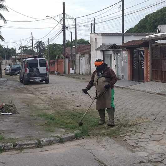 Massaguaçu recebe serviços de roçada, varrição e bota-fora em diversos pontos