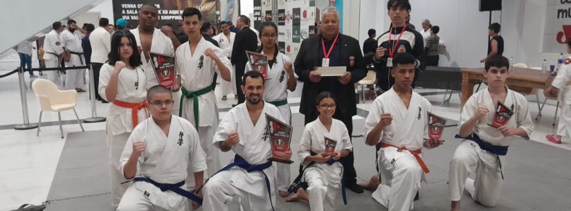 Equipe So Kyokushin de Caraguatatuba se destaca na Copa São Paulo de Karatê