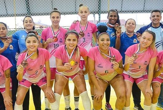 Conquista inédita: meninas do Futsal de Caraguatatuba ficam em 3° lugar nos Regionais