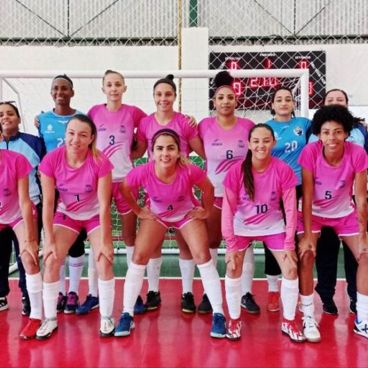 Equipe de futsal feminino de Caraguatatuba garante vitória na primeira disputa dos Jogos Regionais