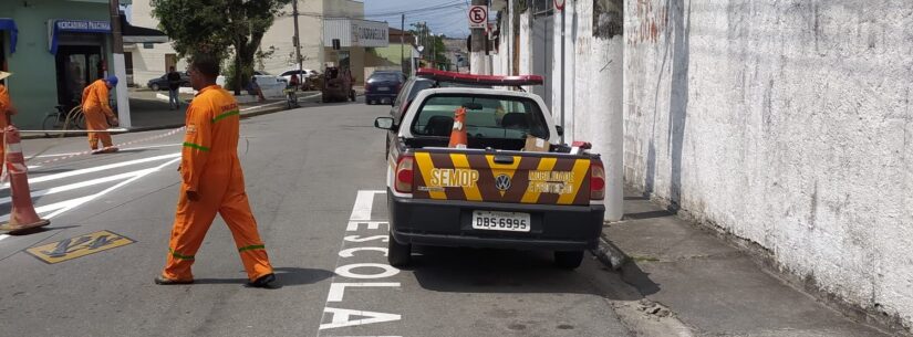 Prefeitura revitaliza sinalização de trânsito em vias do Tinga, Perequê-Mirim e Cidade Jardim