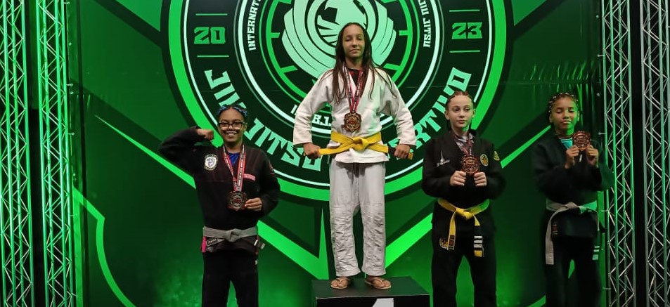 Atleta de Caraguatatuba de 7 anos é campeão mundial de Jiu Jitsu – Tamoios  News