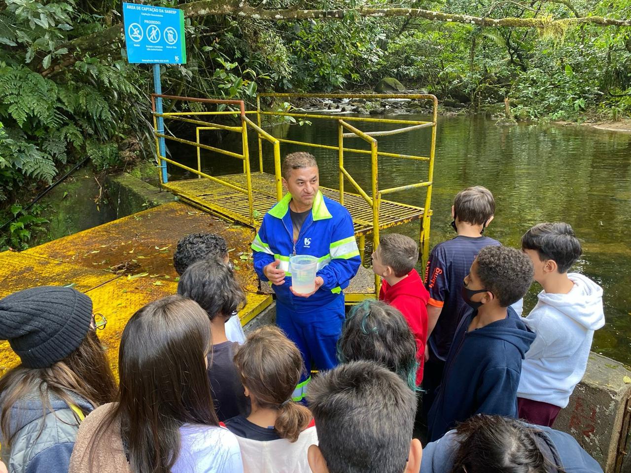 Programa Educa Sabesp promove capacitação para professores da rede municipal de Caraguatatuba