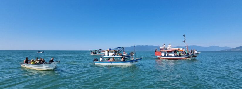 Benção das embarcações e procissão comemoram 25 anos do festival do Camarão