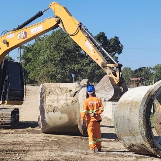 Prefeitura executa obras de drenagem no Porto Novo, Pegorelli, Travessão e Olaria