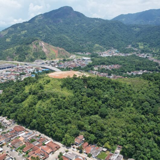 Prefeitura de Caraguatatuba cria setor para enfrentar desafios climáticos e ocupações irregulares