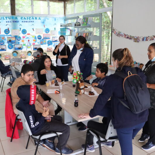 Caraguatatuba inicia Semana do Meio Ambiente com visita de alunos da APAE ao Parque Juqueriquerê
