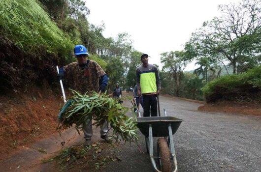 Prefeitura de Caraguatatuba convoca mais bolsistas do PEAD para reforço na zeladoria dos bairros