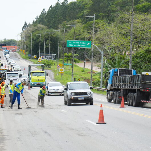 DER continua com serviços de manutenção e recapeamento na altura da Serra do Jetuba