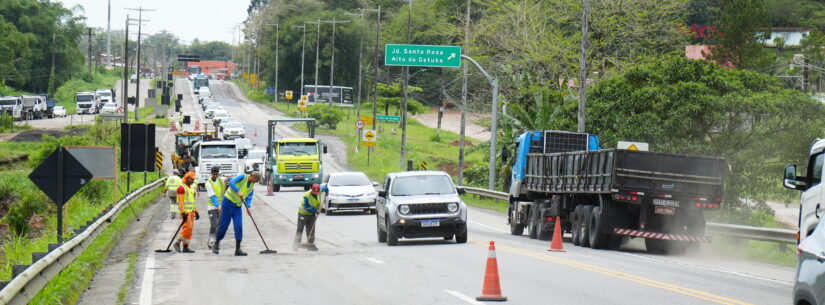 DER continua com serviços de manutenção e recapeamento na altura da Serra do Jetuba