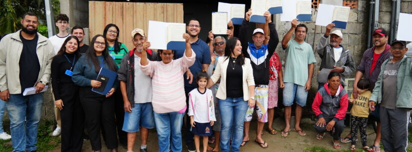 Prefeitura de Caraguatatuba entrega títulos de regularização fundiária no núcleo Fragoso, no Rio Marinas