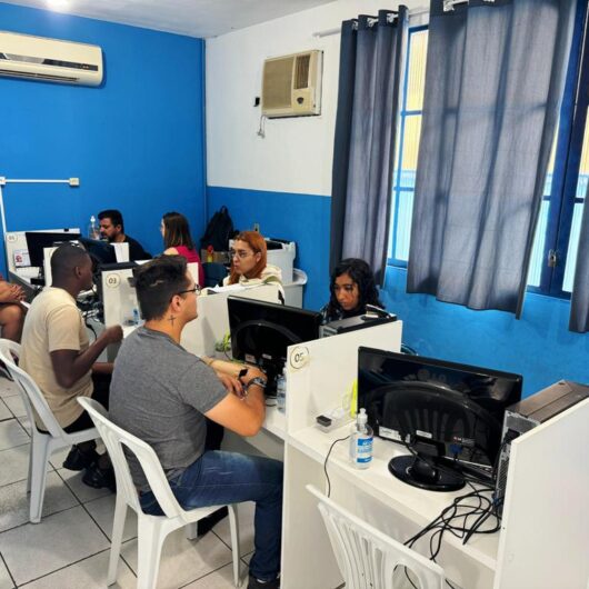 PraTodosVerem: Pessoas sendo atendidas na recepção do PAT  (Foto: Divulgação/PMC)