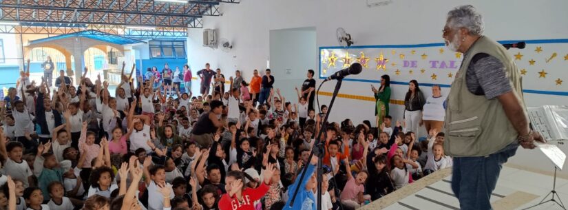 Projeto “Caraguá tem contos” visita escolas municipais