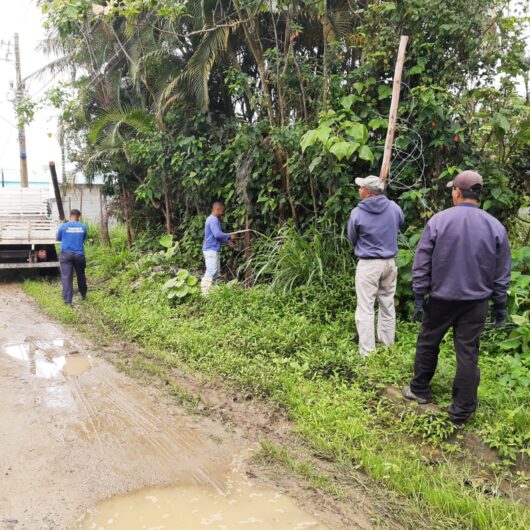 Com apoio da Polícia Ambiental, Prefeitura de Caraguatatuba impede tentativa de invasão em área pública