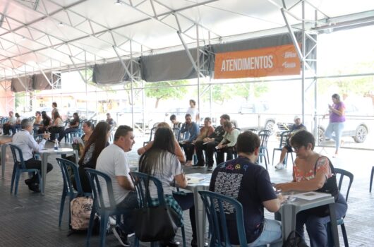 7º Mutirão do Emprego tem 500 vagas e recebe currículos no dia do evento